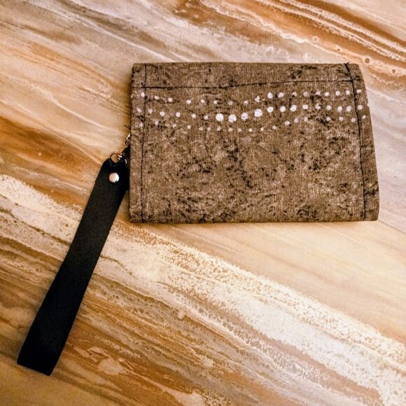 New Clutch Wristlet Wallet Abstract Clouds Gray Black Snap Trifold Zippy Pouch - Picture 2 of 5